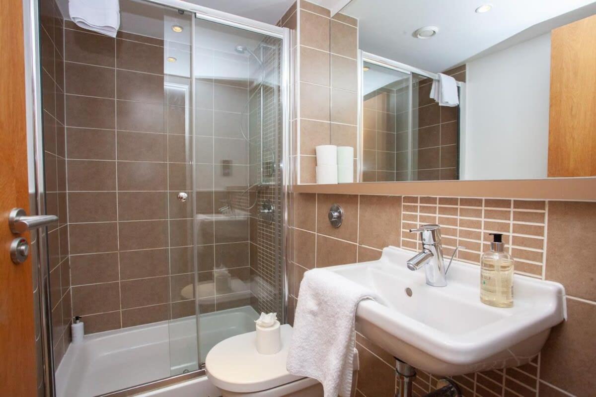 City Centre Apartment W Parking & Hyperoptic Wifi Glasgow Zewnętrze zdjęcie